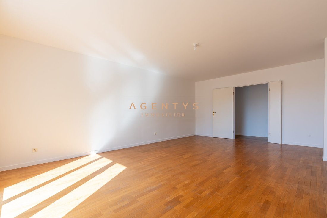 Apartment in Ledru Rollin, Le Perreux-sur-Marne, France 5 - 18489397