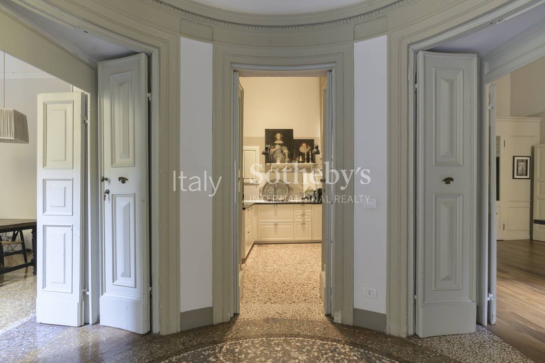 Apartment in Historic Center, Bologna, Italy 2 - 18489465