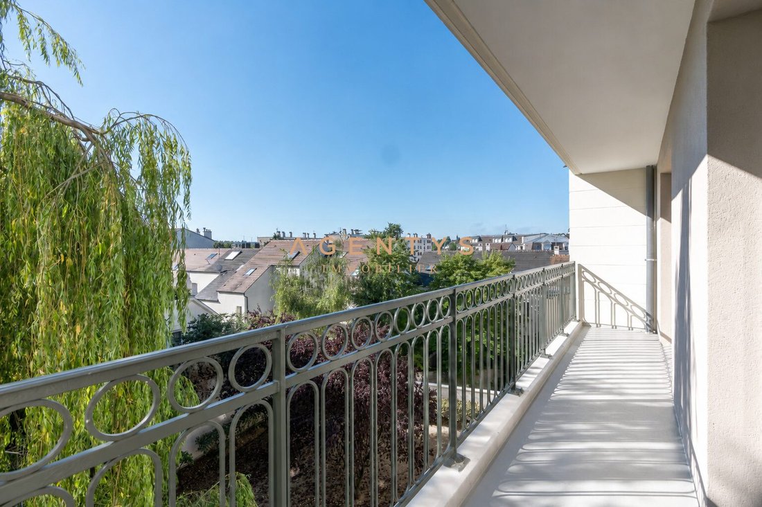 Apartment in Ledru Rollin, Le Perreux-sur-Marne, France 1 - 18489397
