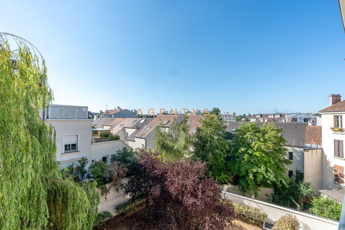 Apartment in Ledru Rollin, Le Perreux-sur-Marne, France 2 - 18489397