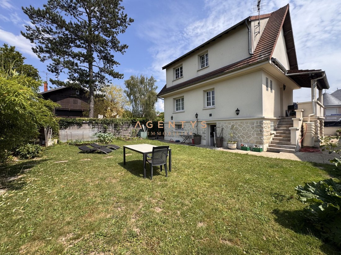 Casa en Le Plessis-Trévise, Isla de Francia, Francia 2 - 18389971