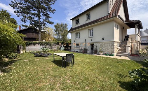 House in Le Plessis-Trévise, Ile-de-France, France 1