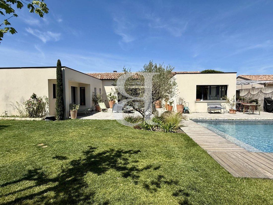 Villa in Saint-Rémy-de-Provence, Provence-Alpes-Côte d'Azur, France 2 - 17143843