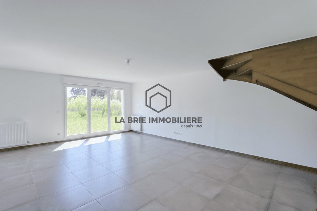 House in Centre Ville, Mennecy, France 2 - 18489398