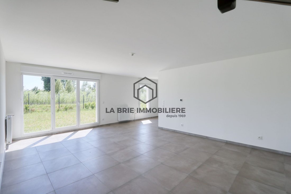 House in Centre Ville, Mennecy, France 4 - 18489406