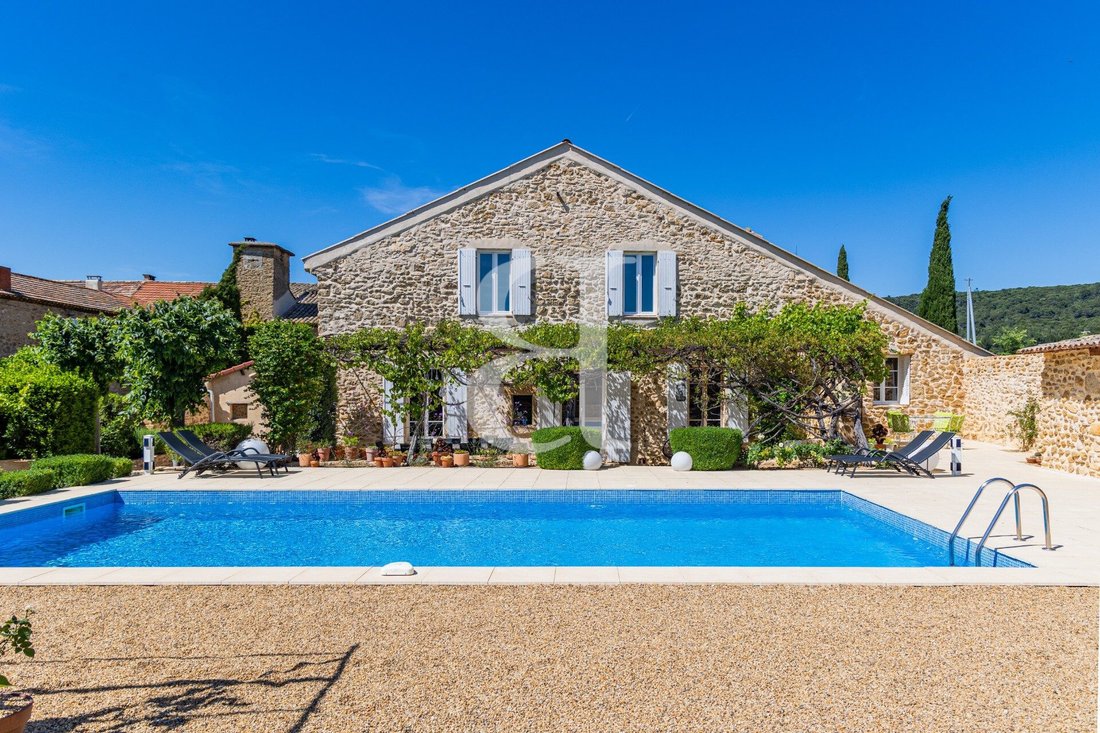 Country House in Uchaux, Provence-Alpes-Côte d'Azur, France 5 - 17545527