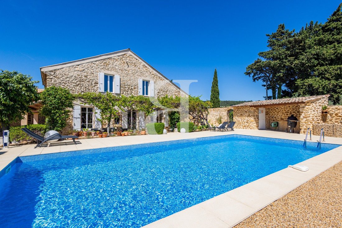 Country House in Uchaux, Provence-Alpes-Côte d'Azur, France 4 - 17545527