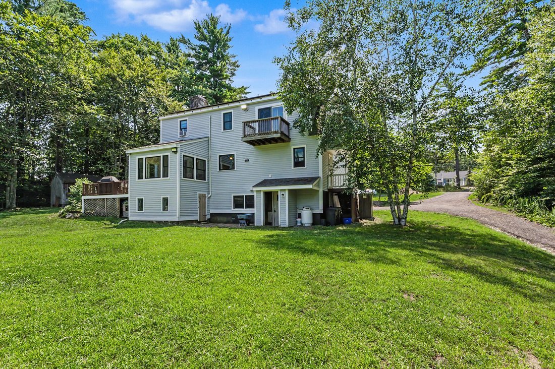 House in Raymond, New Hampshire, United States 4 - 18489516
