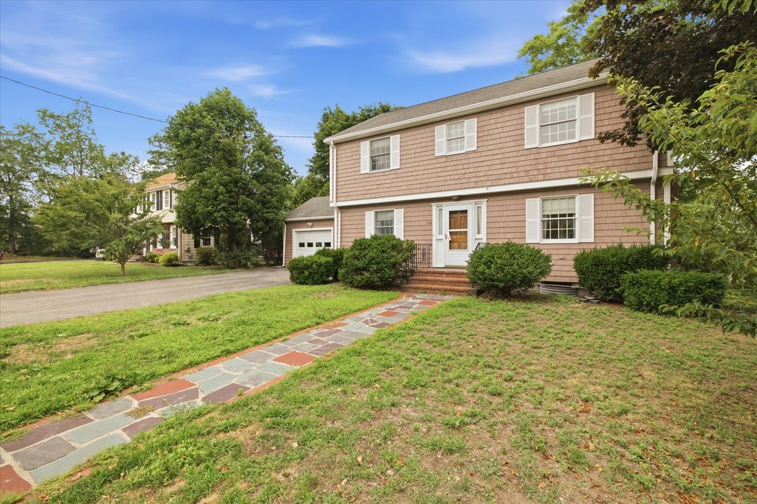 House in Milton, Massachusetts, United States 2 - 18489519