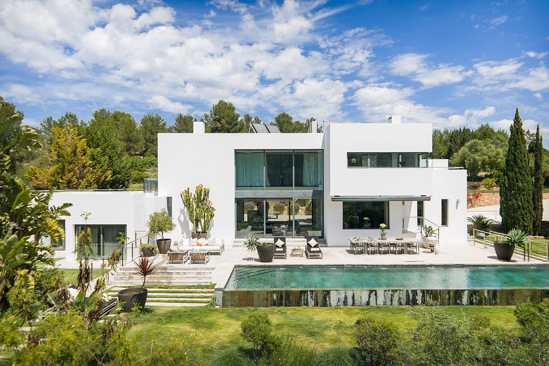 Villa in Santa Gertrudis de Fruitera, Santa Eularia des Riu, Balearic Islands 2 - 18489504