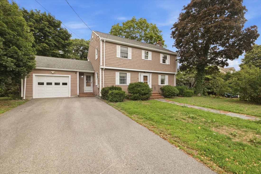 House in Milton, Massachusetts, United States 3 - 18489519