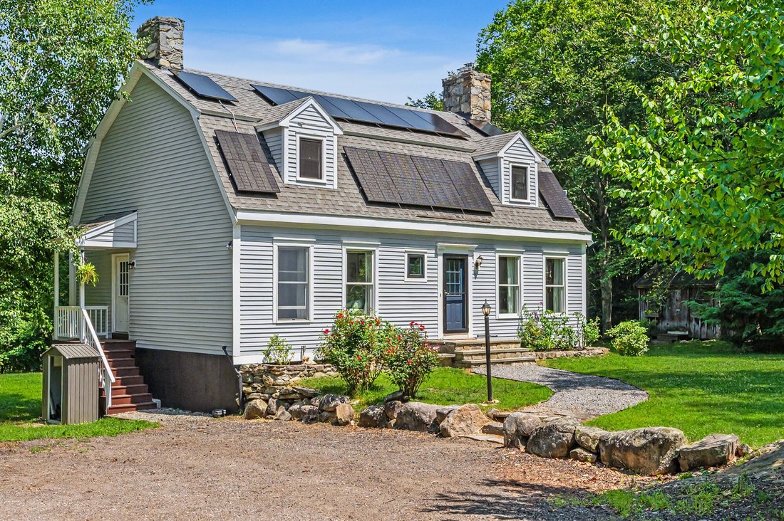 House in Raymond, New Hampshire, United States 2 - 18489516