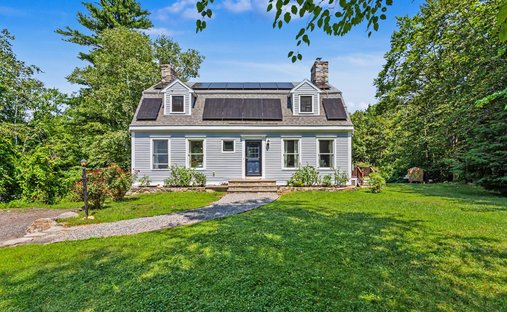 House in Raymond, New Hampshire, United States 1