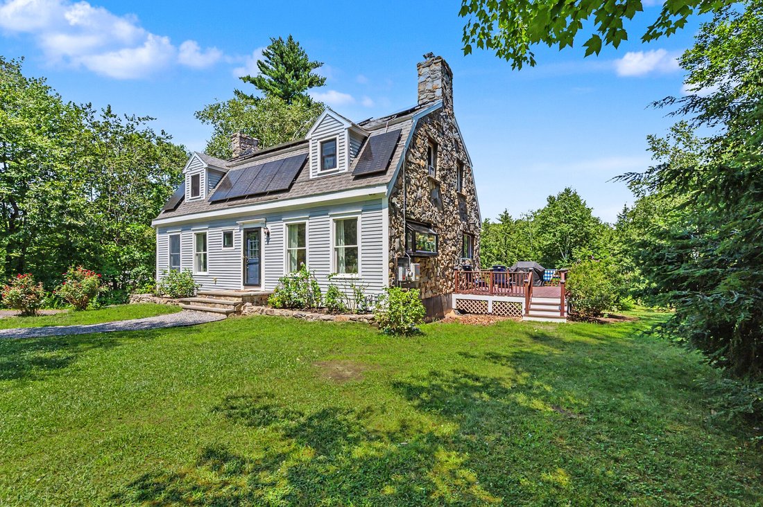 House in Raymond, New Hampshire, United States 3 - 18489516