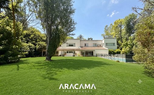House in Esteban Echeverría, Buenos Aires Province, Argentina 1
