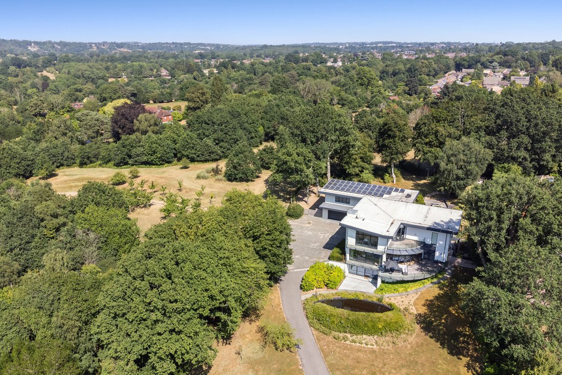 House in Langton Green, England 3 - 18210070