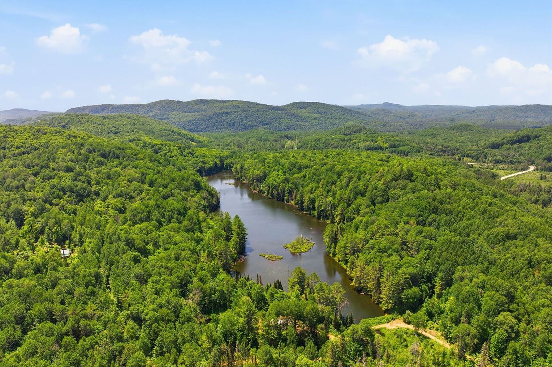 Land in Notre-Dame-du-Laus, Quebec, Canada 2 - 18489552