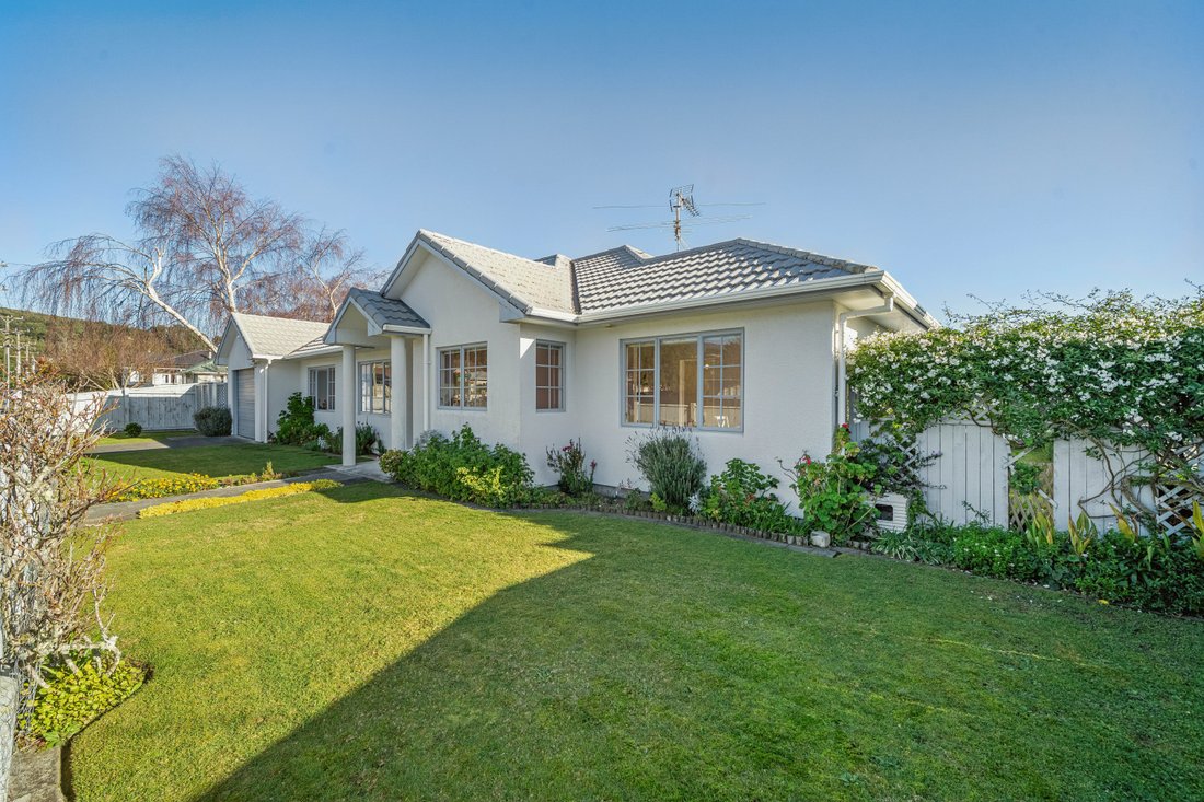 Townhouse in Upper Hutt, Wellington, New Zealand 1 - 18489545