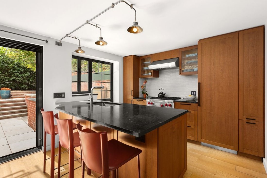 Co Op in New York, New York, United States 2 - 17949446