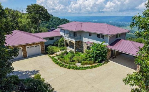 House in Pikeville, Tennessee, United States 1