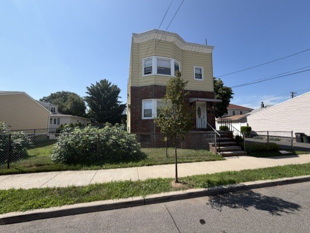 House in Secaucus, New Jersey, United States 2 - 18489613
