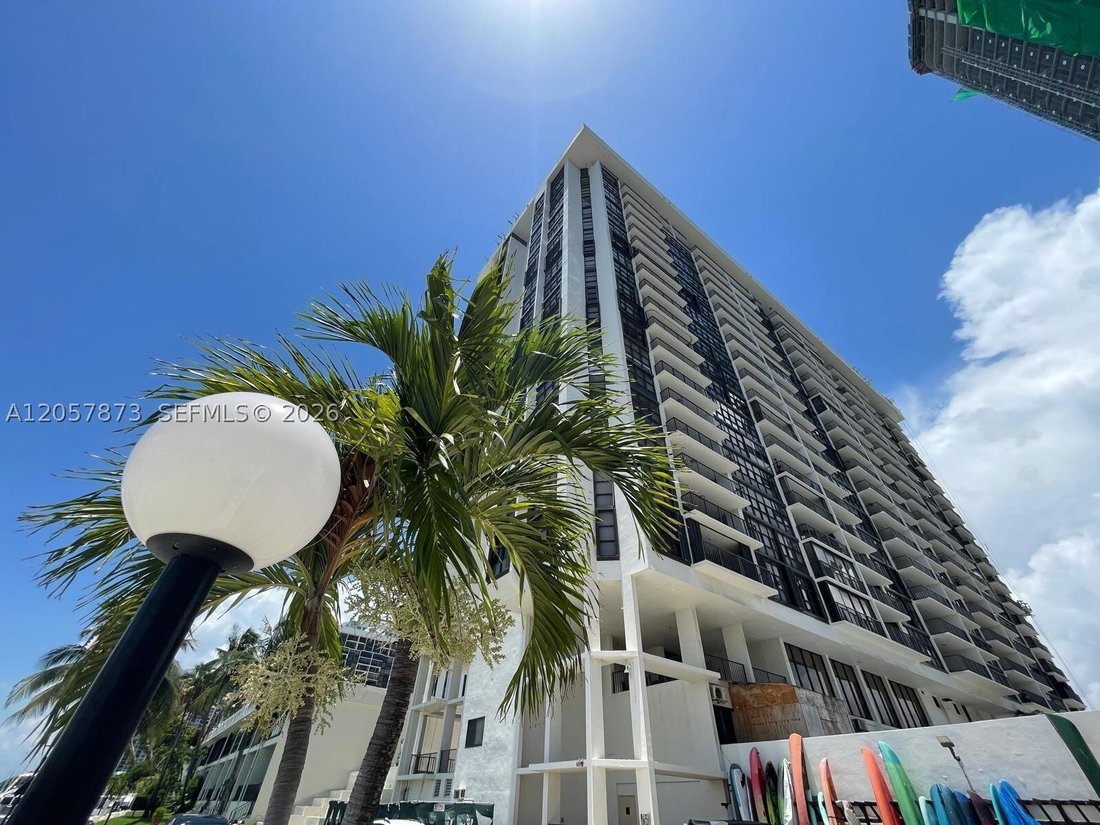 Condo in Miami, Florida, United States 1 - 18489858