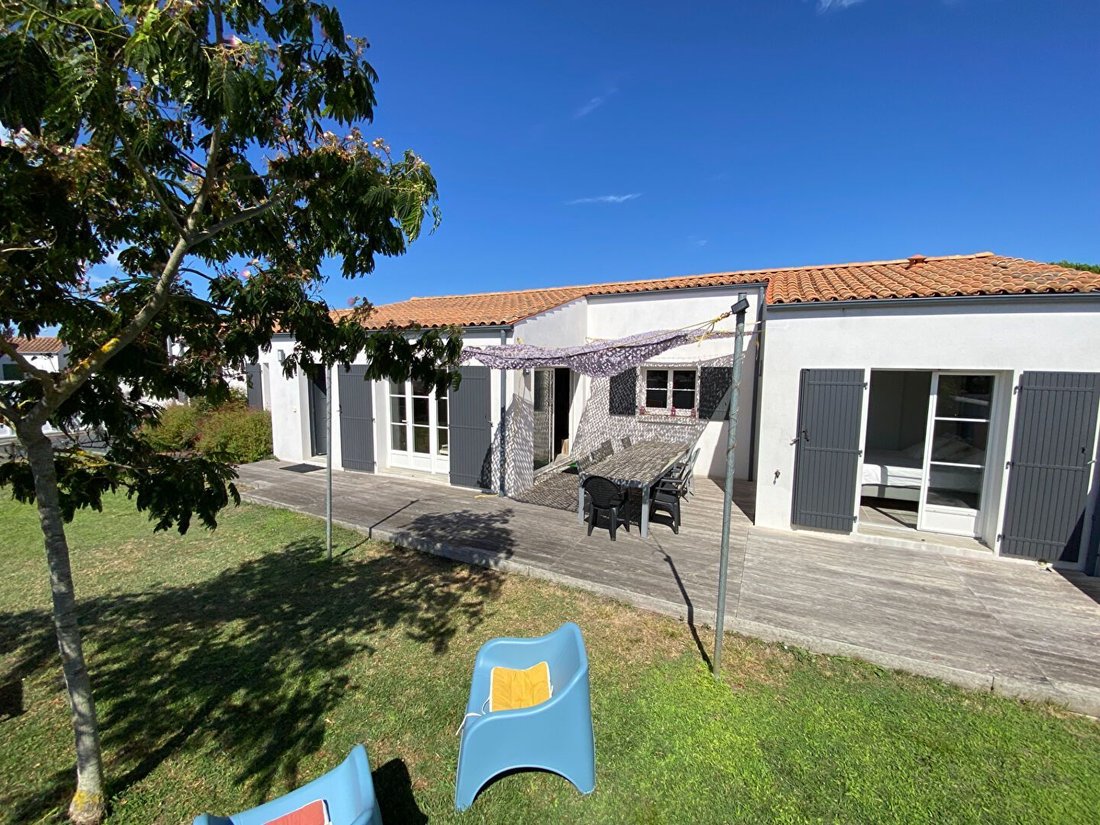 House in Saint-Denis-d'Oleron, Nouvelle-Aquitaine, France 2 - 18490639