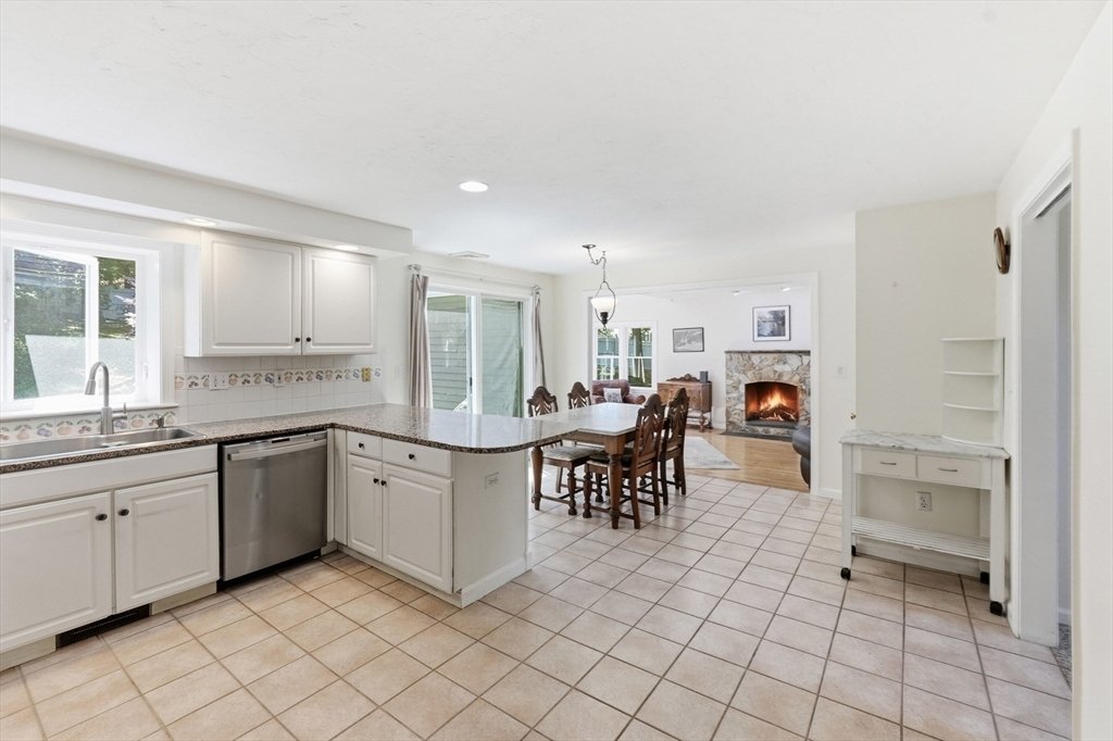 House in Shrewsbury, Massachusetts, United States 5 - 18490919
