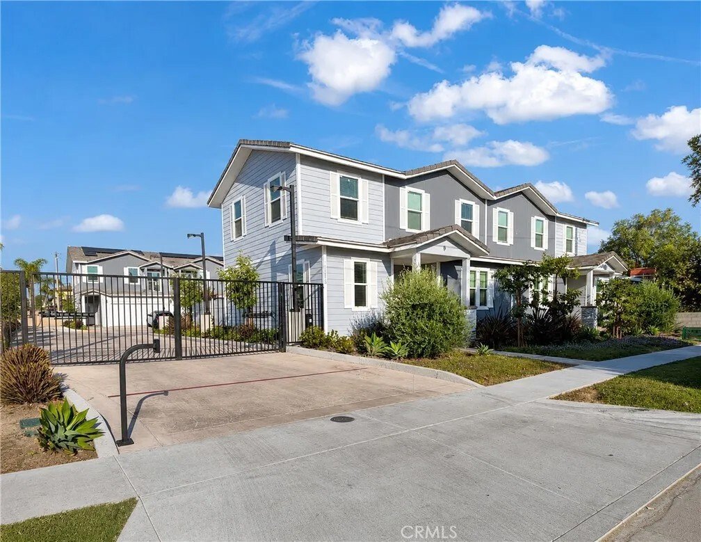 Santa Ana, California, United States 1 - 18489876