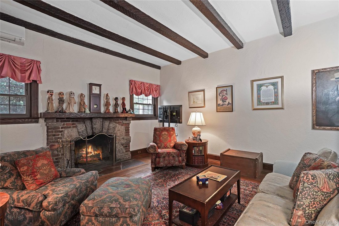 House in White Plains, New York, United States 4 - 18490893