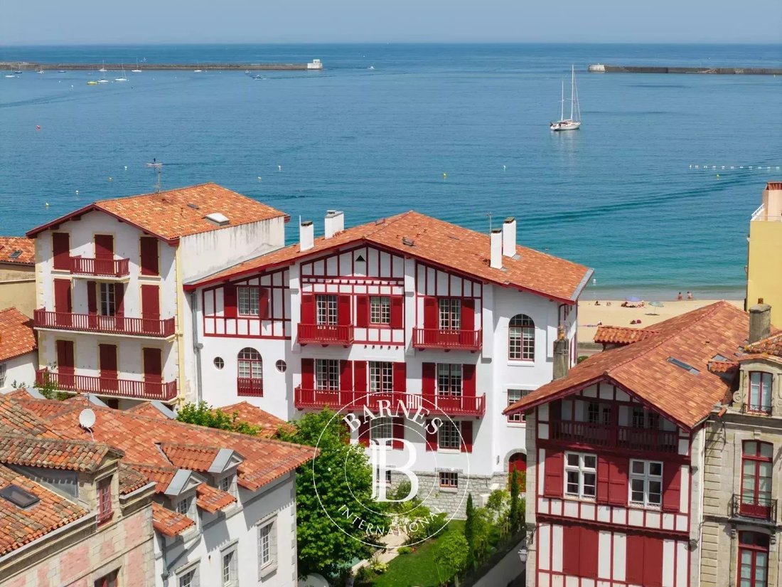 House in Centre Ville, Saint-Jean-de-Luz, France 2 - 16279235