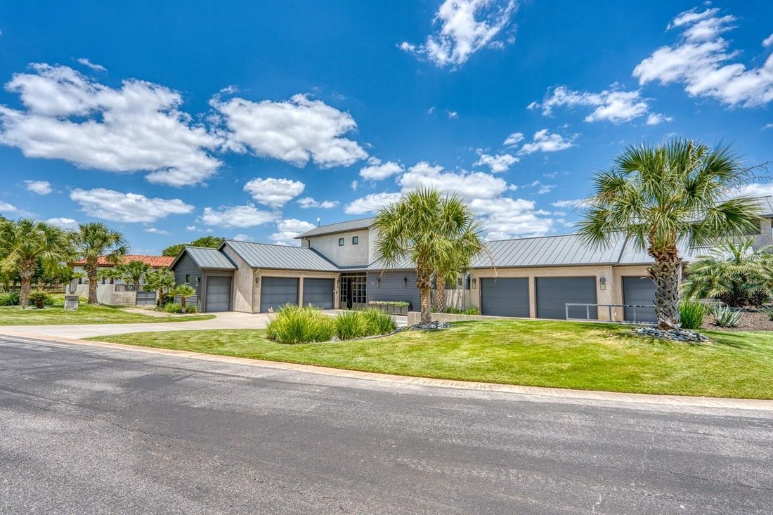 House in Horseshoe Bay, Texas, United States 2 - 18489930