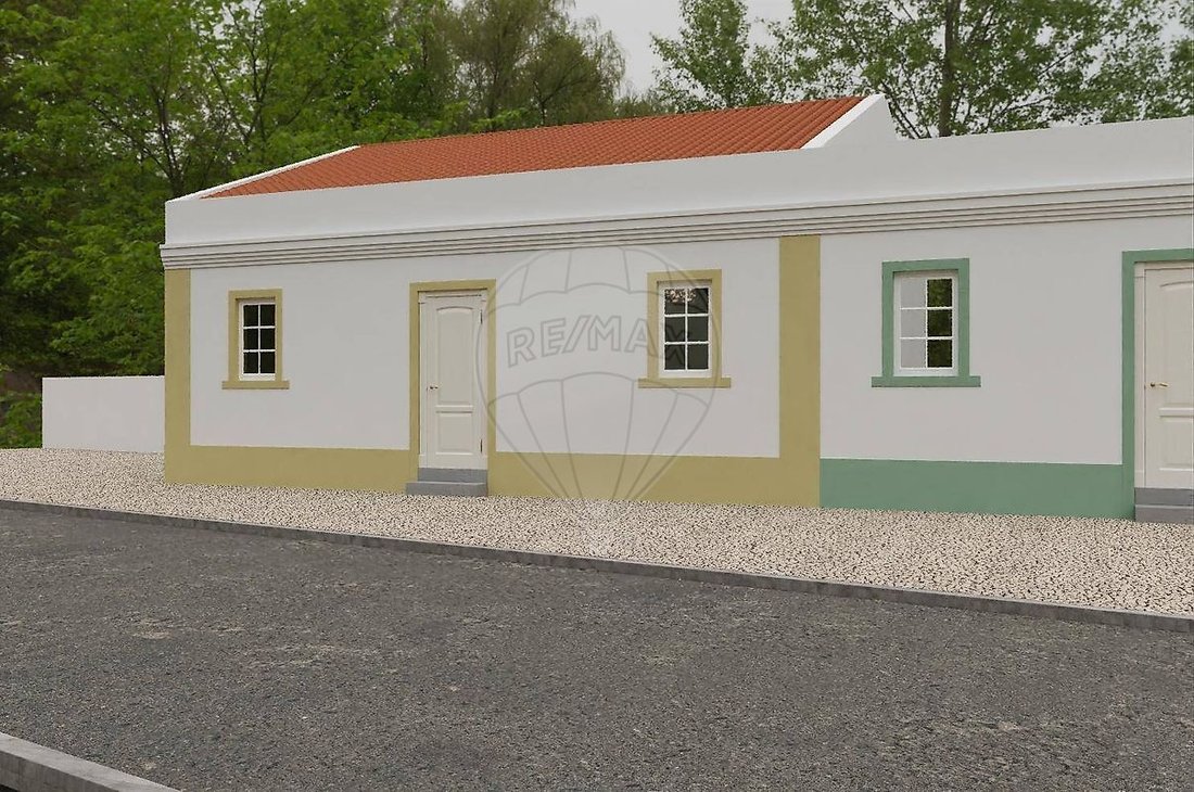 Pinhal Novo, Setubal, Portugal 4 - 18490444