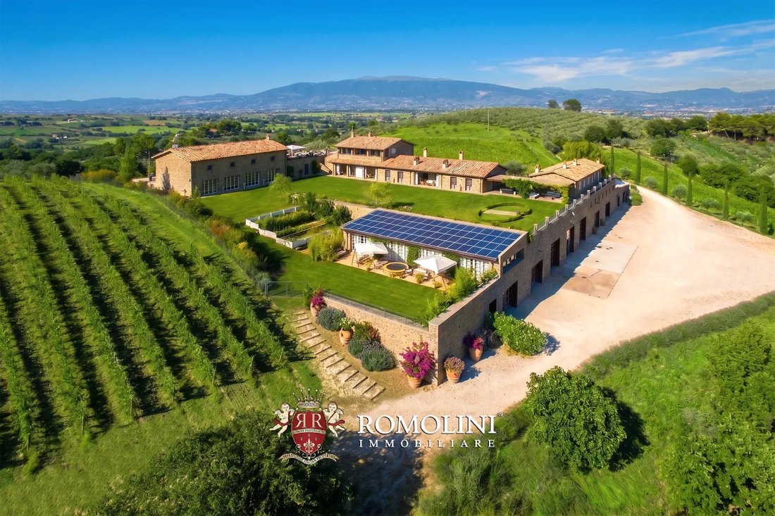 House in Bevagna, Umbria, Italy 1 - 18404637