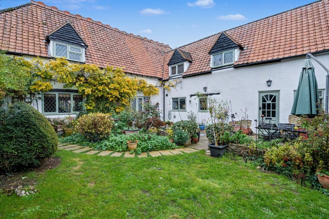 House in Haddenham, England 2 - 18491704