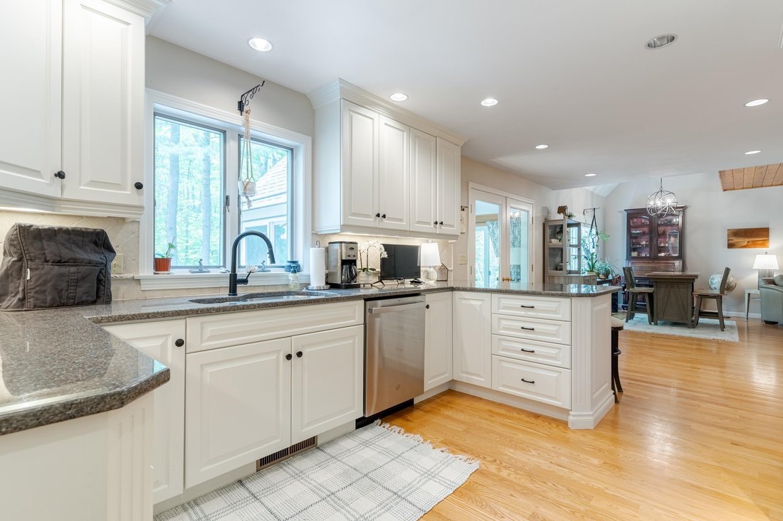 House in Stratham, New Hampshire, United States 4 - 18490982
