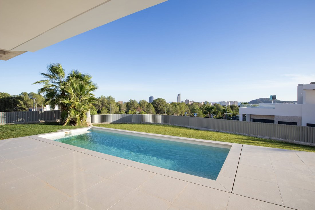 Villa in Finestrat, Valencian Community, Spain 2 - 18490257