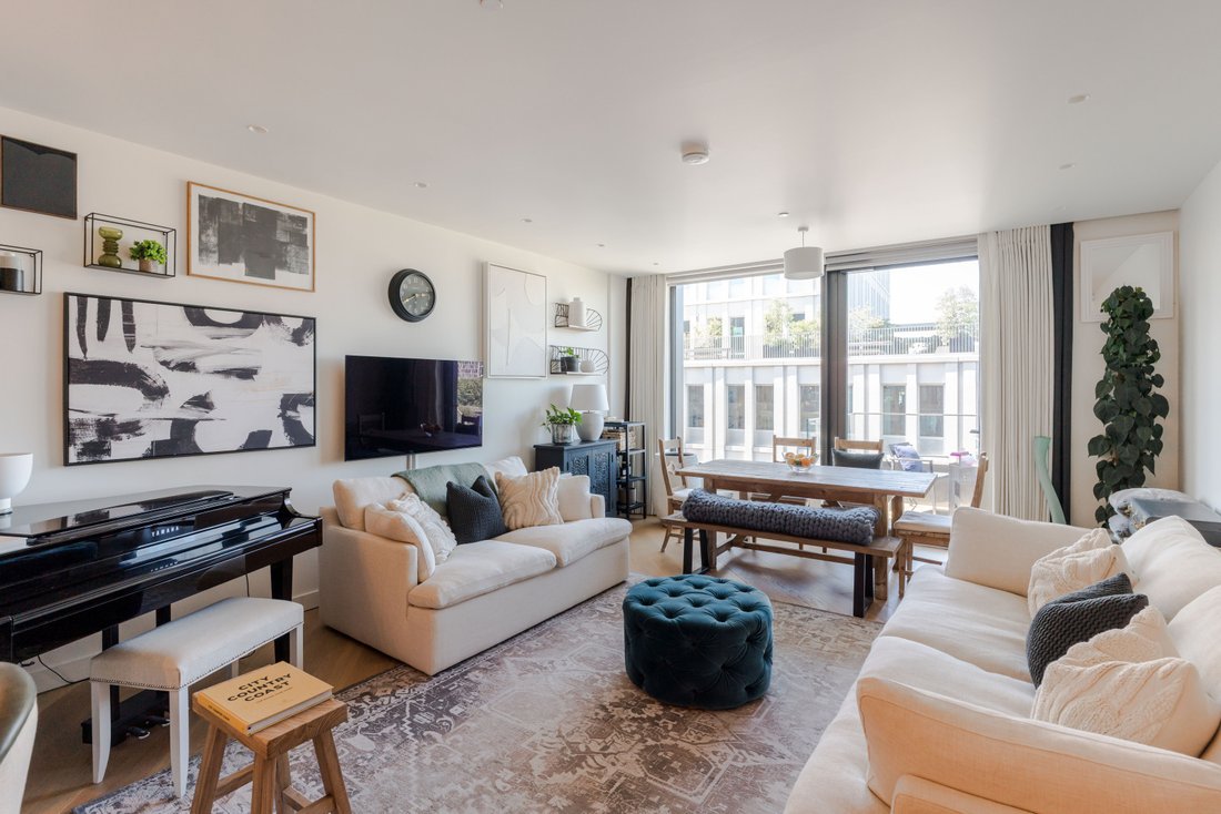 Apartment in White City, Hammersmith and Fulham, England 1 - 18489900