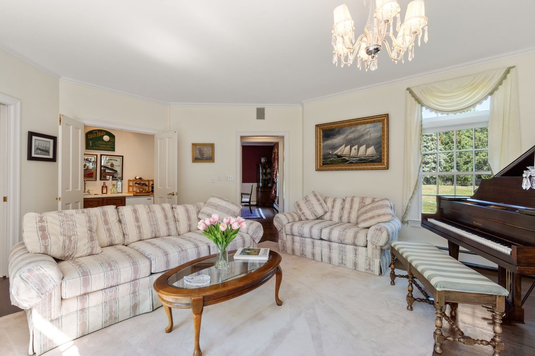 House in Milton, Massachusetts, United States 5 - 18491577