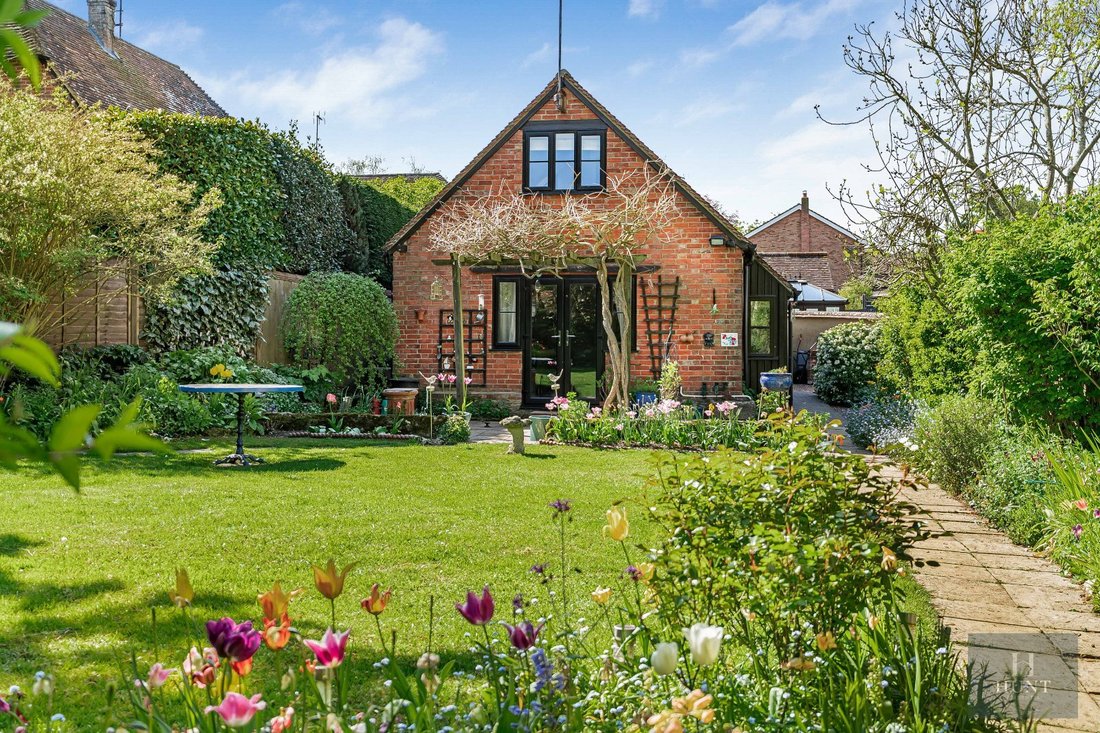 House in Chearsley, England 2 - 18491660