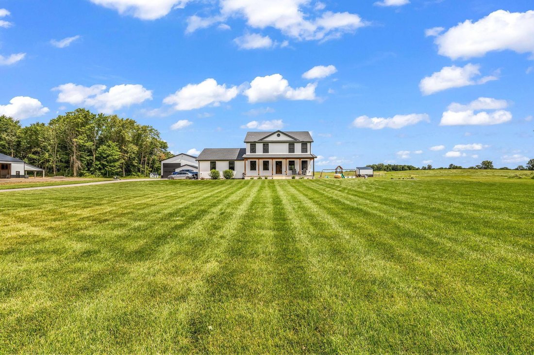 House in Centerburg, Ohio, United States 4 - 18490016