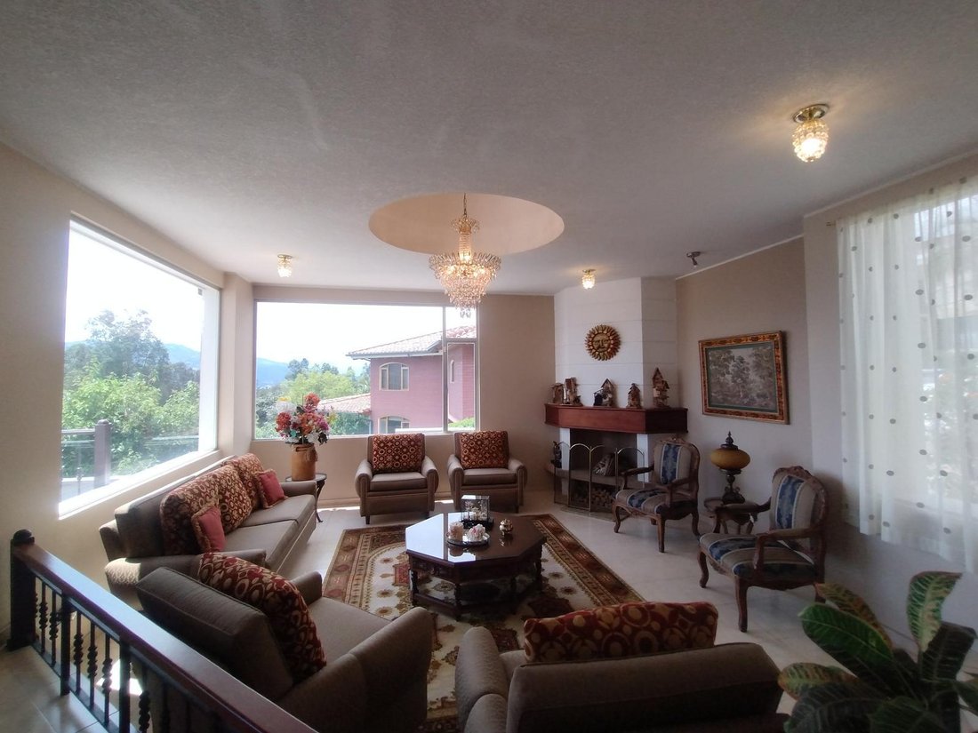 House in Quito, Pichincha, Ecuador 2 - 18491191