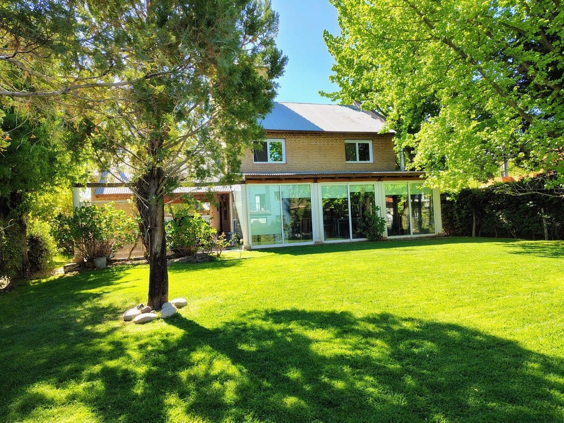 House in Neuquen, Neuquen, Argentina 1 - 18491189
