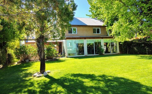 House in Neuquen, Neuquen, Argentina 1
