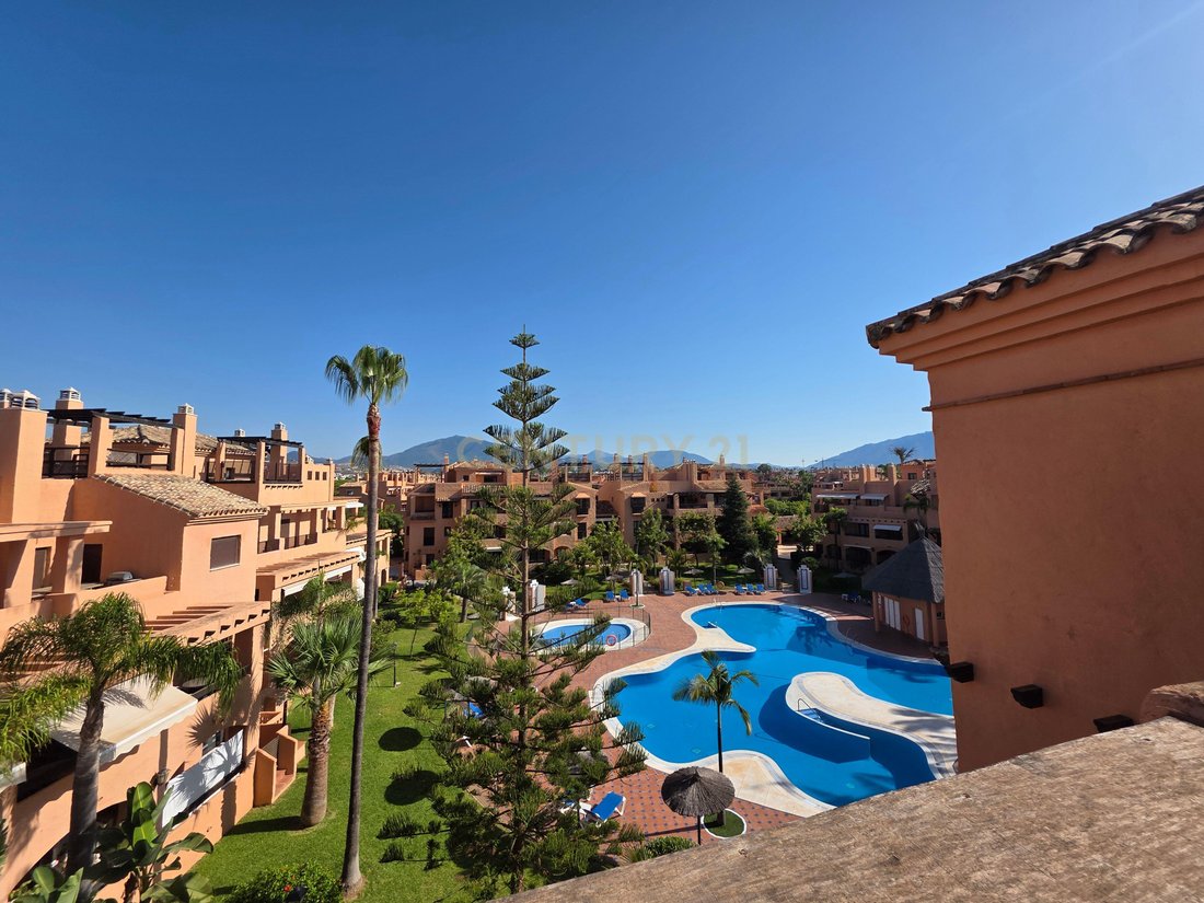 Apartment in Atalaya-Isdabe, Estepona, Andalusia 1 - 18491677