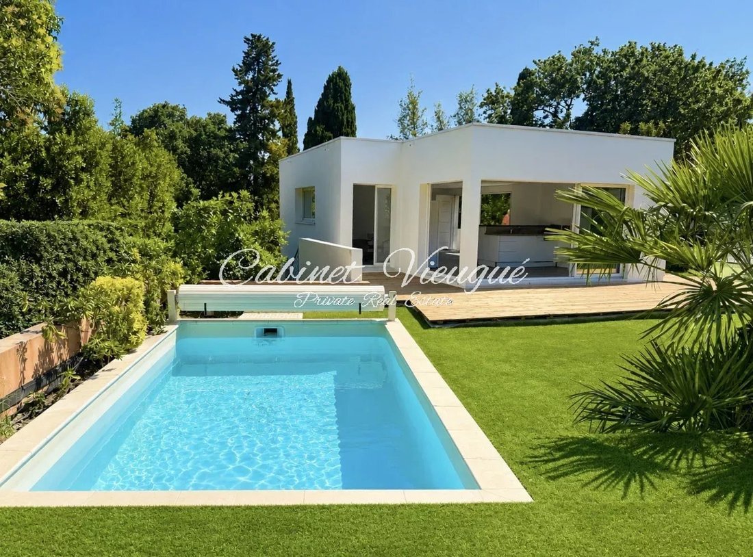 Villa in Grimaud, Provence-Alpes-Côte d'Azur, France 1 - 18490584