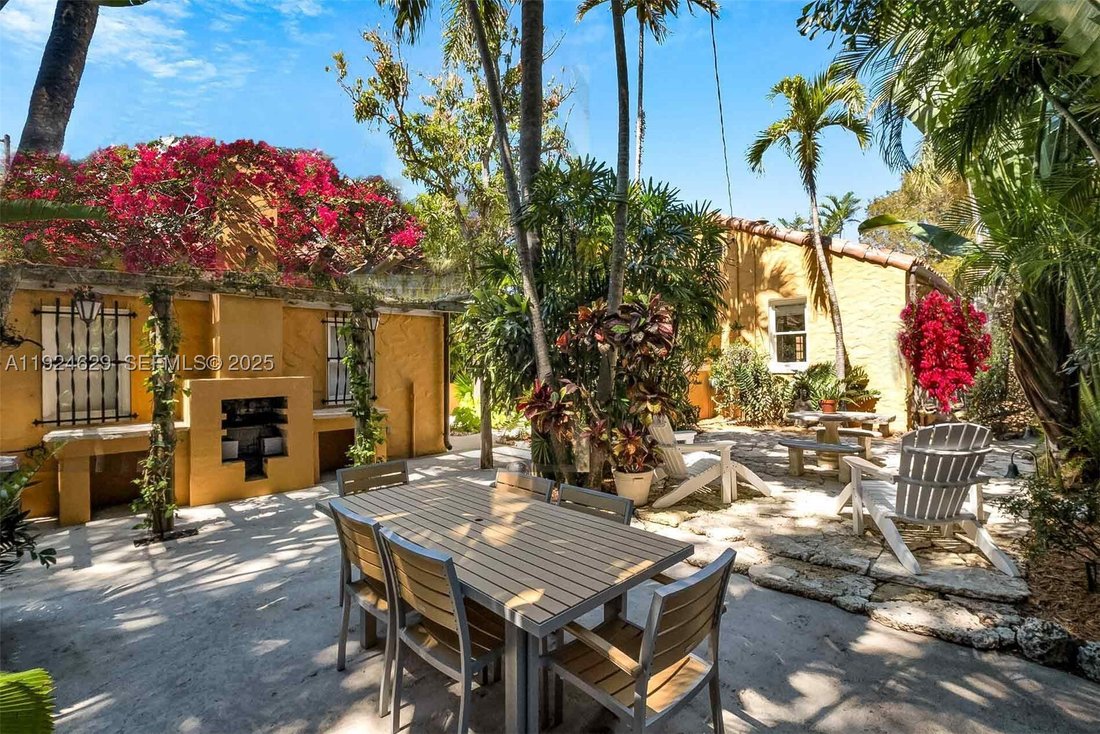 House in Miami, Florida, United States 1 - 17203120