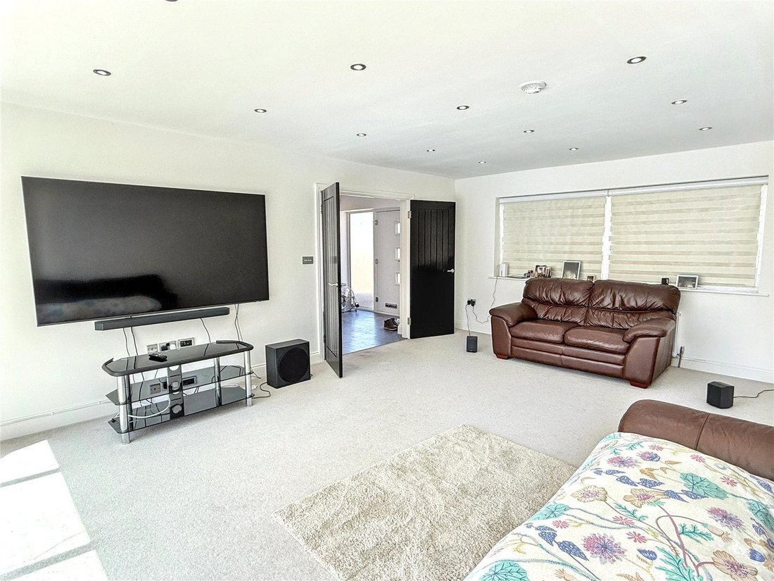 Bungalow in New Barnet, Barnet, England 3 - 18489826