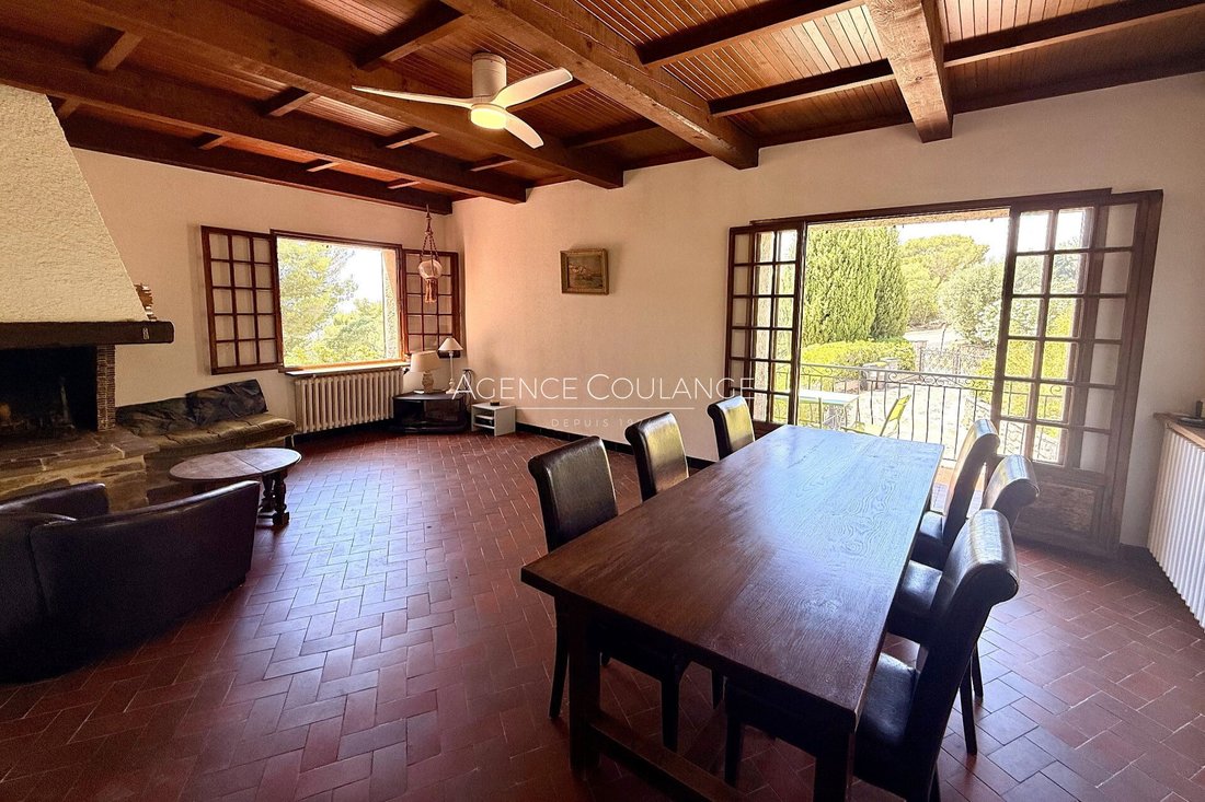 Villa in Saint-Cyr-sur-Mer, Provence-Alpes-Côte d'Azur, France 4 - 18491575