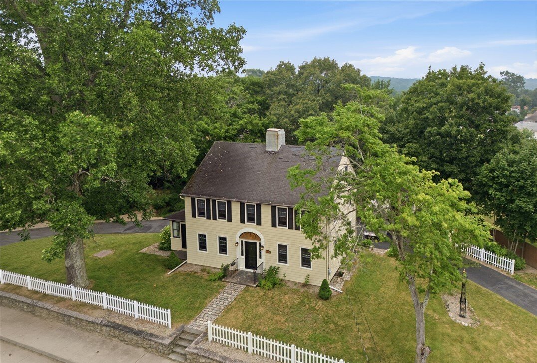 House in Cranston, Rhode Island, United States 1 - 18489758